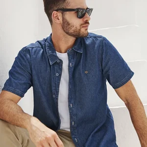 Como usar camisas masculinas estilosas em todas as ocasiões