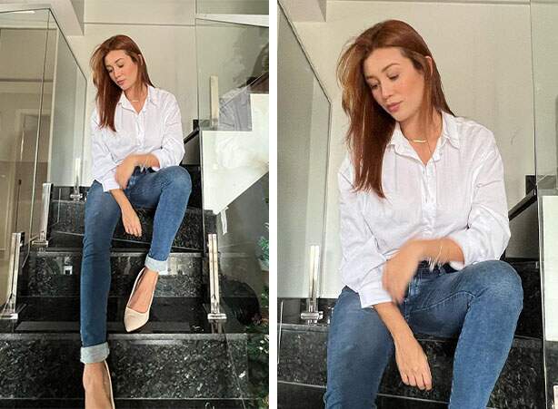 Look minimalista de camisa feminina branca com calça jeans