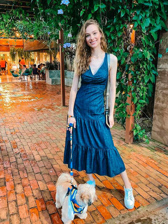 Vestido com tênis