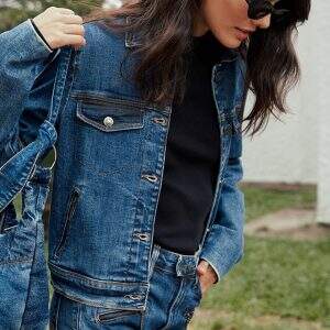 Look com blusa de gola alta