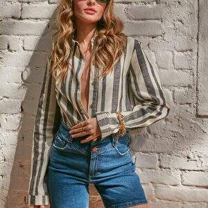 Look com bermuda jeans feminina