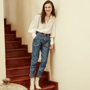 Look com bota branca: como usar a trend que não sai de moda