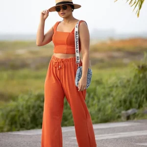 Conjunto de calça e cropped