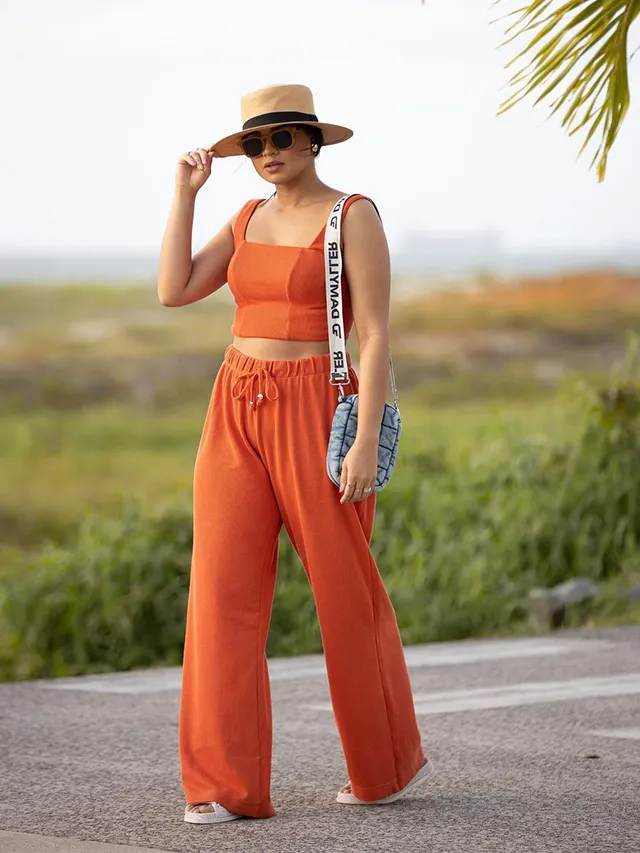 Conjunto de calça e cropped
