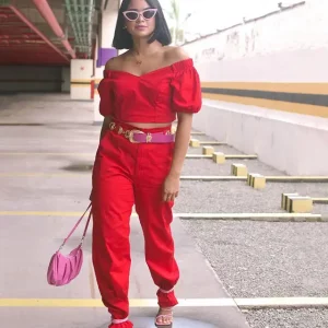 Como usar look com calça vermelha