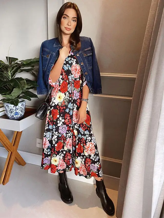 Vestido com jaqueta jeans: 14 formas de usar