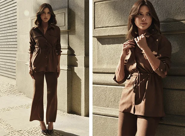 Look de jaqueta e calça new flare em suede marrom