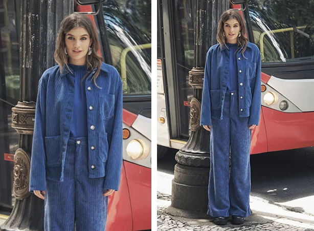 Conjunto azul de casaco e pantalona em veludo cotelê Conjunto azul de casaco e pantalona em veludo cotelê