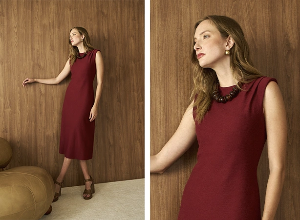 Look com vestido midi com corte clássico em tom de vinho Look com vestido midi com corte clássico em tom de vinho