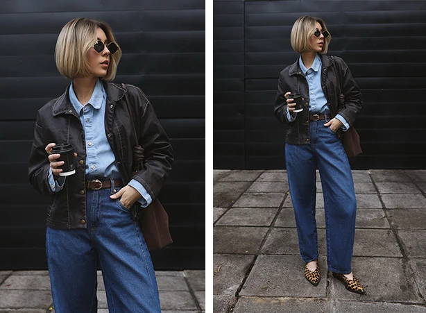 Look jeans com calça barrel em azul médio e jaqueta marrom resinada