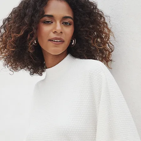 13 looks com camiseta branca: dicas para todas as ocasiões