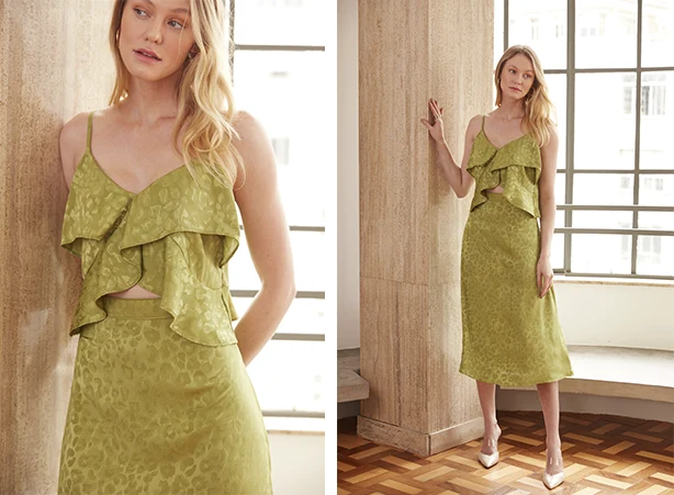 Conjunto de saia midi com cropped de babados