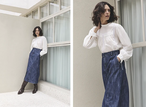 Combinação de saia midi jeans e camisa branca