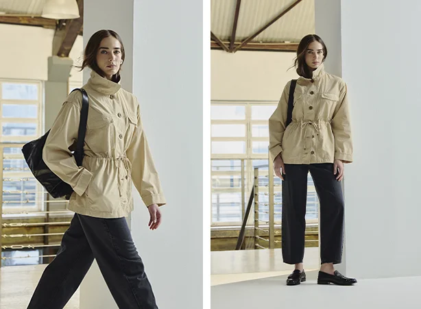 Parka bege com amarração na cintura e funnel neck Parka bege com amarração na cintura e funnel neck